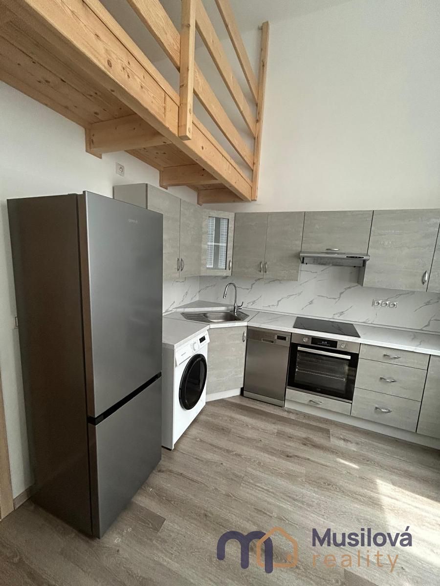 Pronájem bytu 1+kk 30 m²