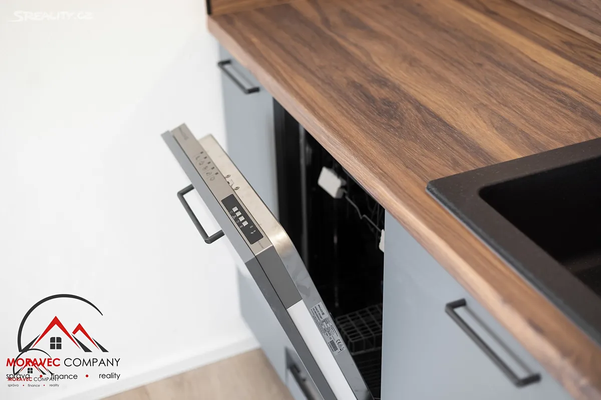 Pronájem bytu 2+kk 41 m² – pohled 5