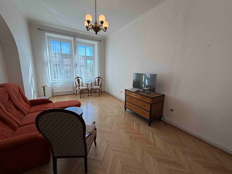 Pronájem bytu 2+1 67 m² – fotografie 3