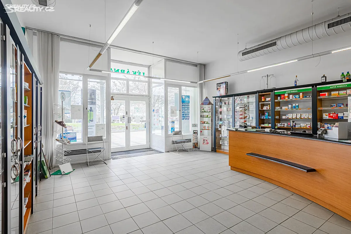 Pronájem obchodního prostoru 184 m², Kladno