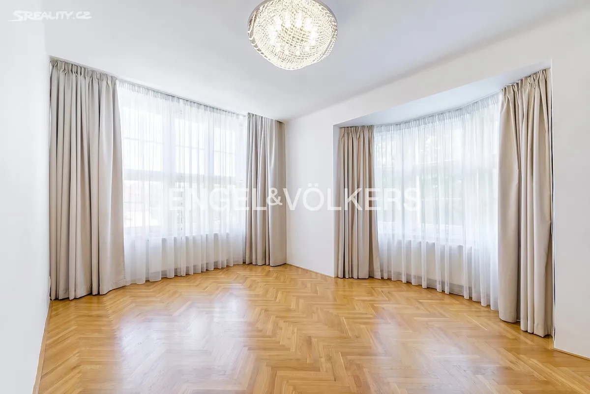 Prodej vily 434 m², pozemek 633 m² – pohled 5
