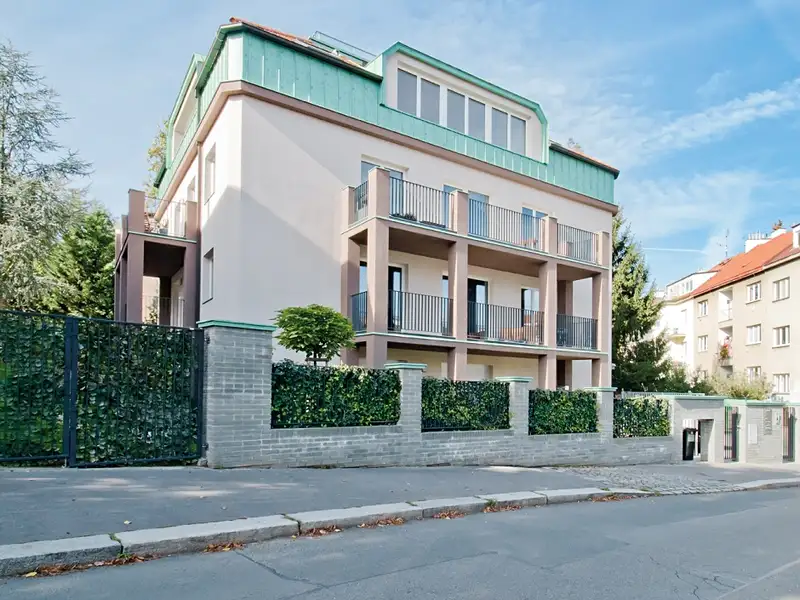 Pronájem kanceláře 130 m², Praha – náhled fotky 1