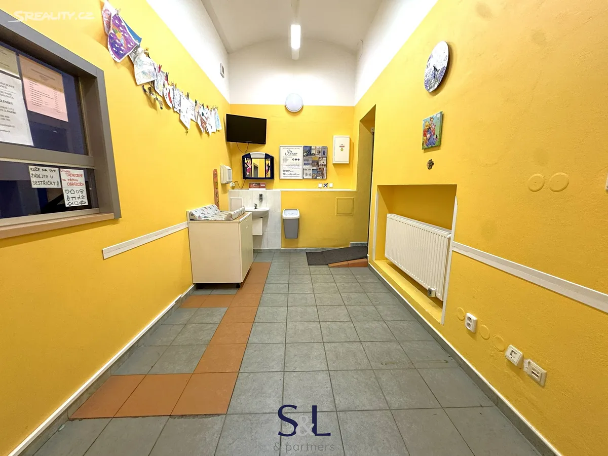 Pronájem obchodního prostoru 79 m² - View 2