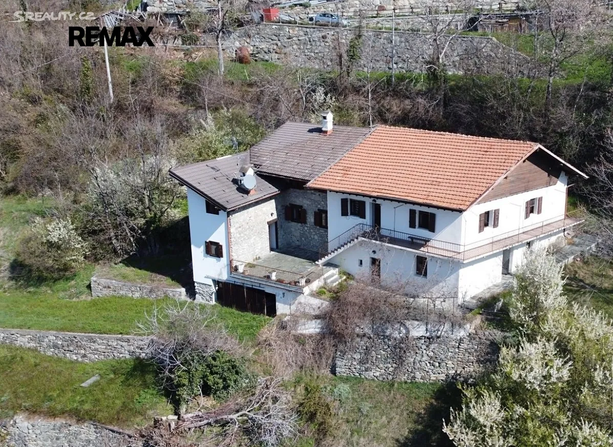 Prodej vily 300 m², pozemek 2500 m²