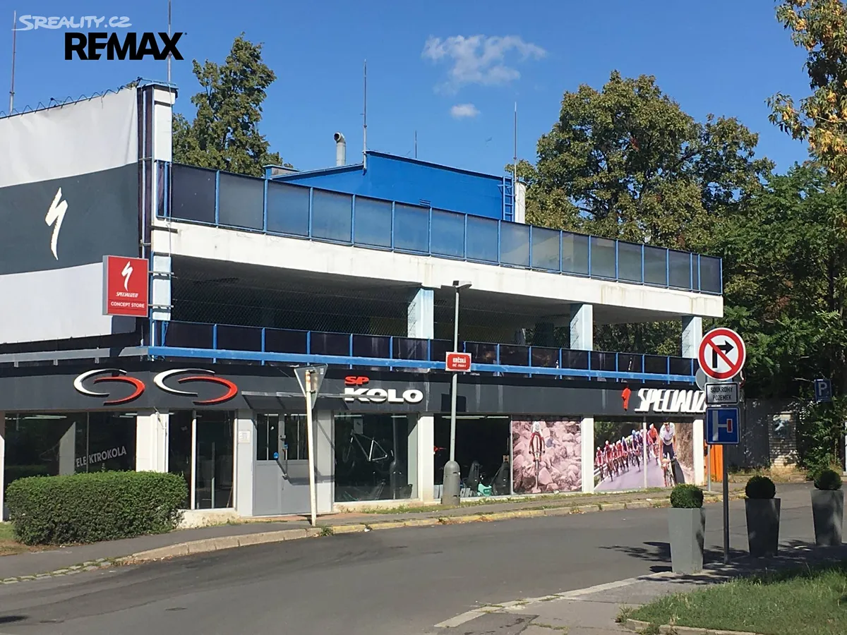 Pronájem garážového stání 15 m² – pohled 2