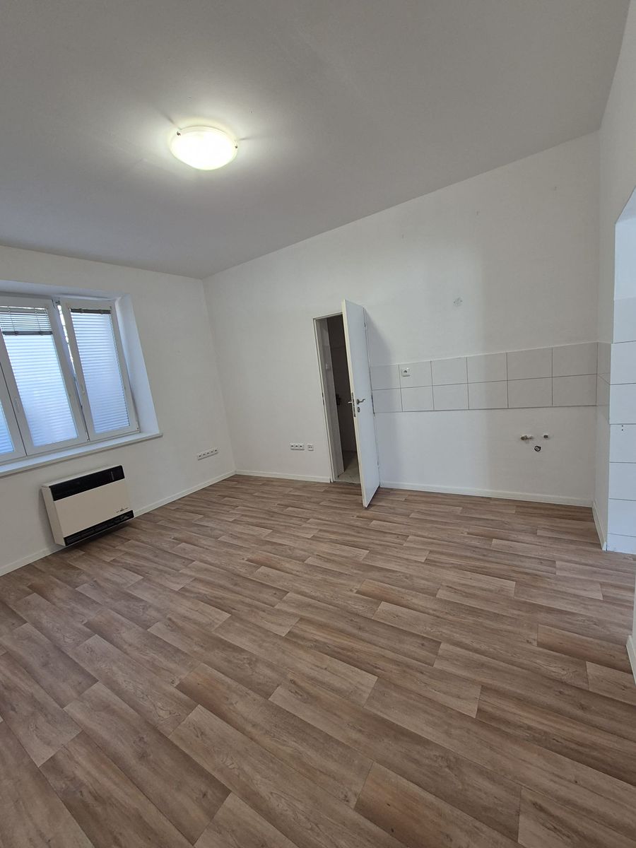 Pronájem obchodního prostoru 66 m² – fotografie 5
