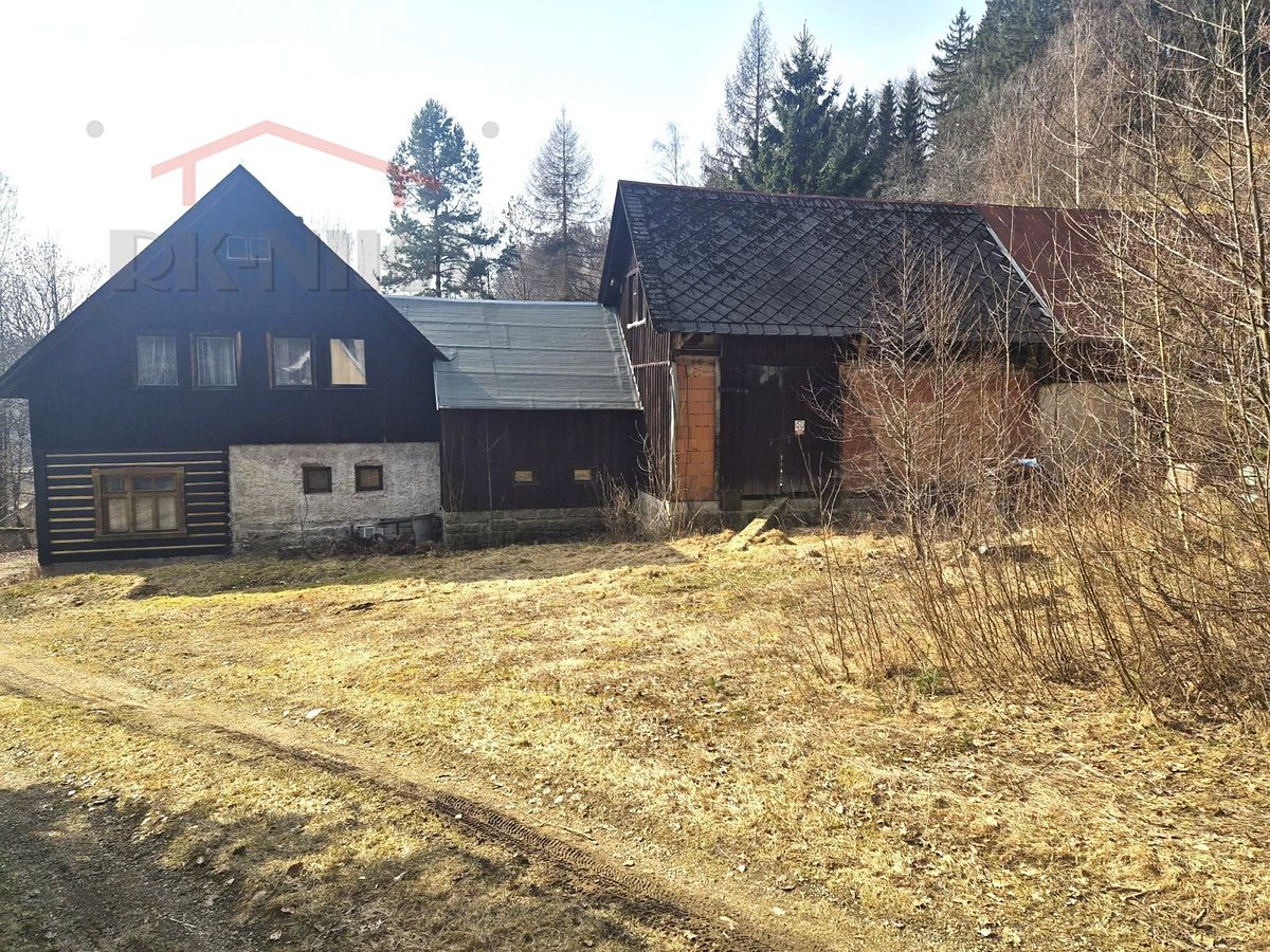 Prodej rodinného domu 345 m², pozemek 6832 m² – fotografie 3