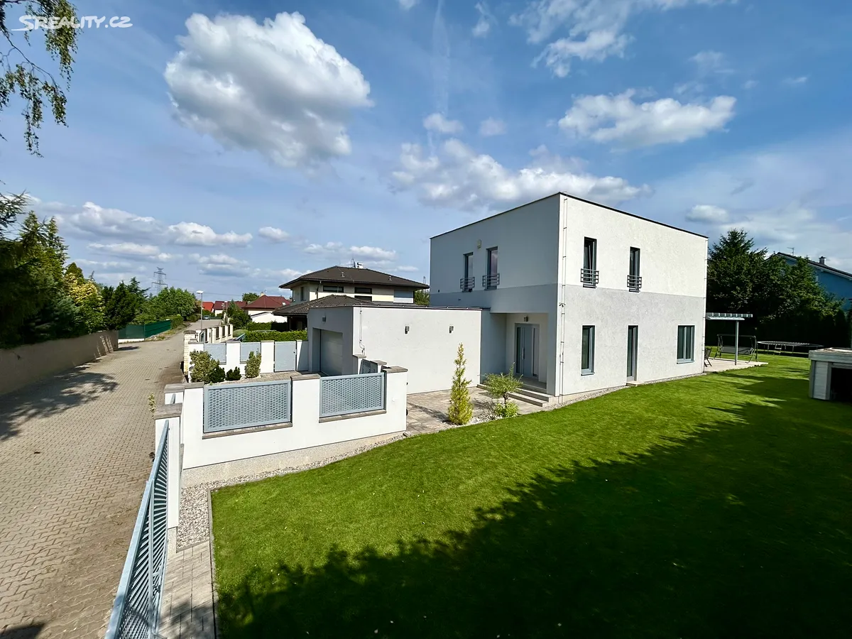 Prodej rodinného domu 217 m², pozemek 1004 m², Dolní Břežany