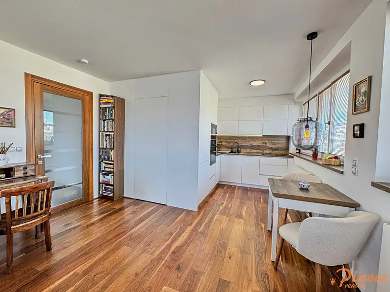 Prodej bytu 2+kk 77 m², Praha – náhled fotky 3