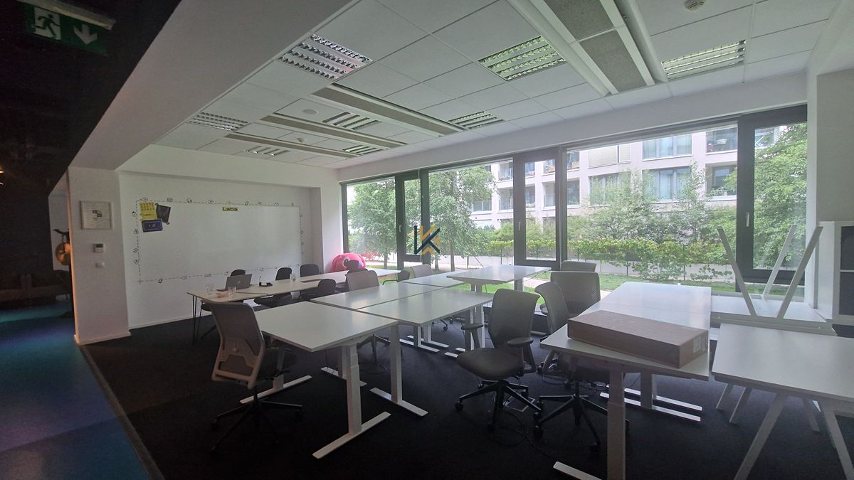 Pronájem kanceláře 342 m² – fotografie 5