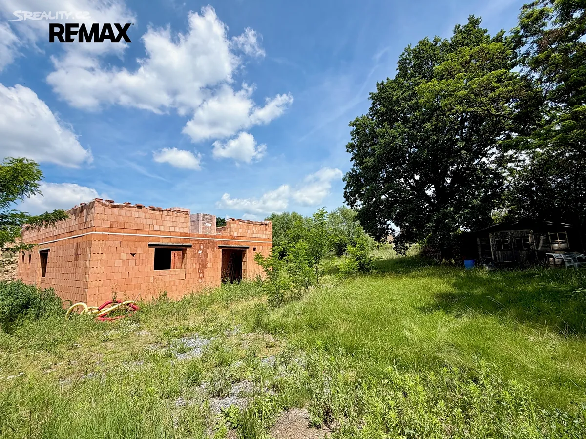 Prodej rodinného domu 208 m², pozemek 2688 m² – pohled 4