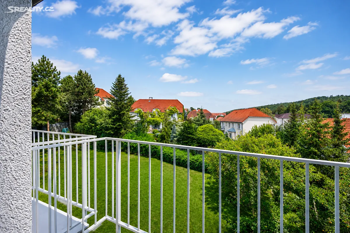 Pronájem rodinného domu 251 m², pozemek 1177 m² – pohled 3