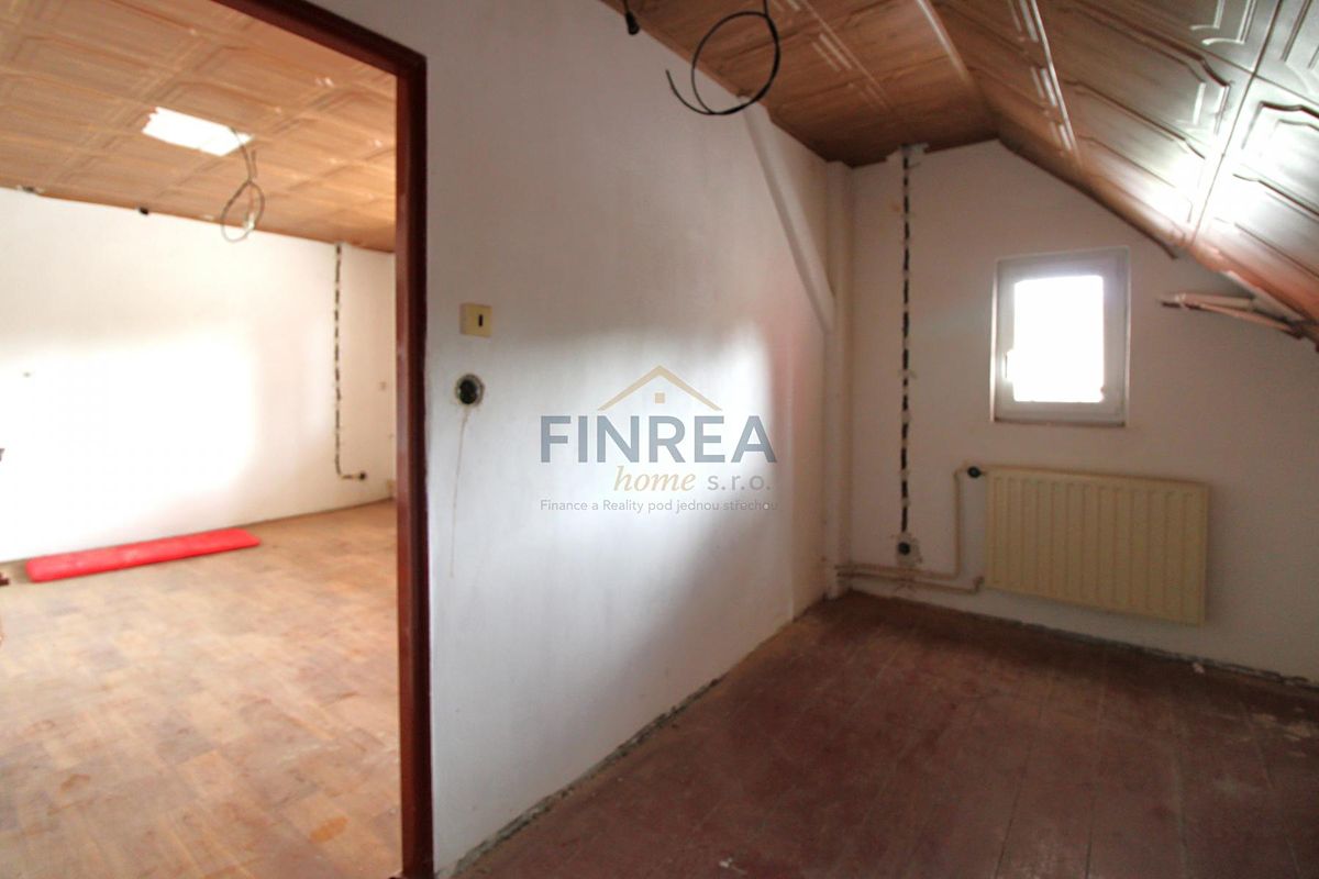 Prodej rodinného domu 350 m², pozemek 984 m² – fotografie 4