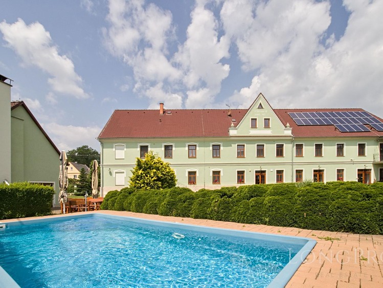 Prodej komerčního prostoru, 995 m² (2 z 24)