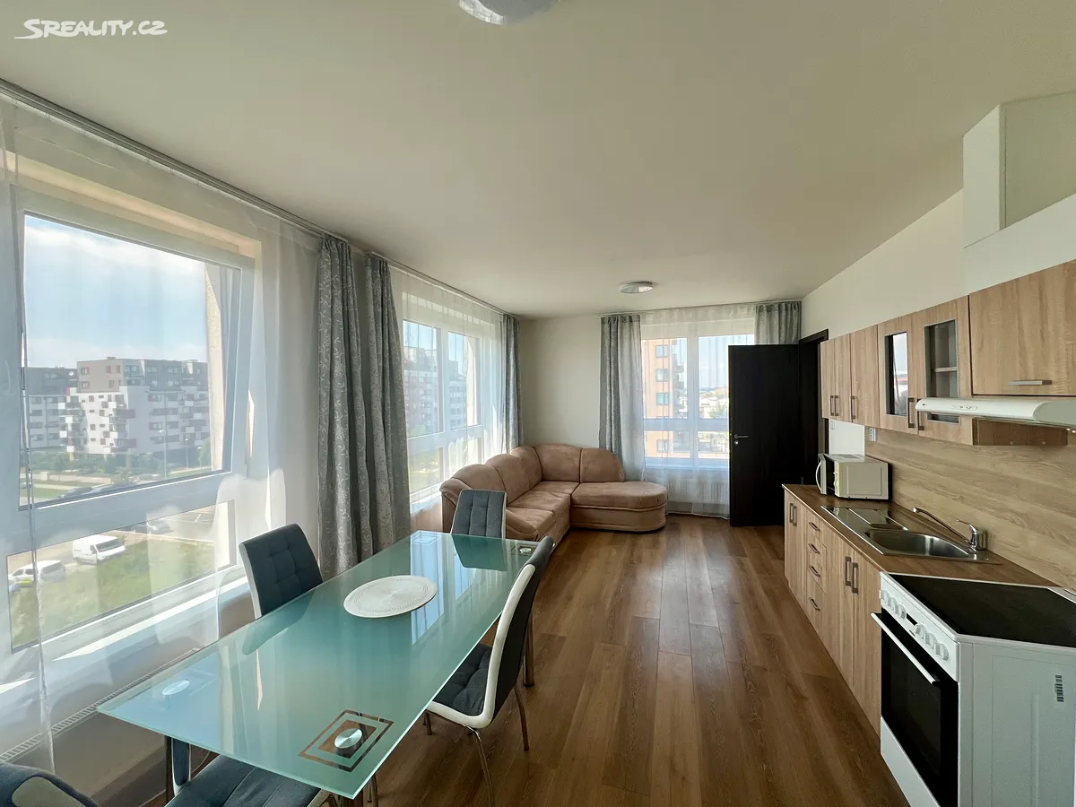Pronájem bytu 2+kk 55 m² – pohled 3