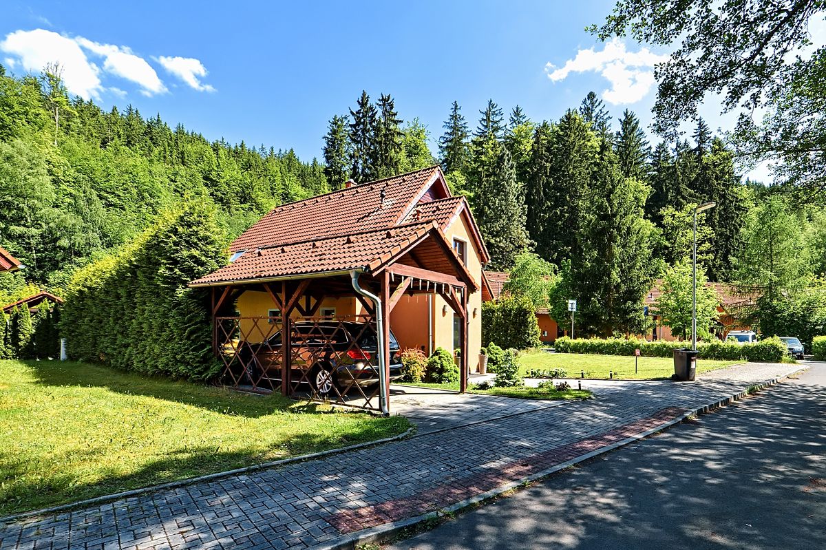 Prodej rodinného domu 149 m², pozemek 440 m² – fotografie 2