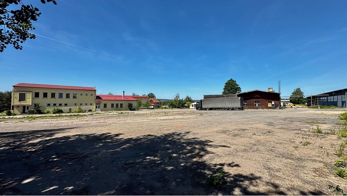 Prodej komerčního pozemku 5000 m²
