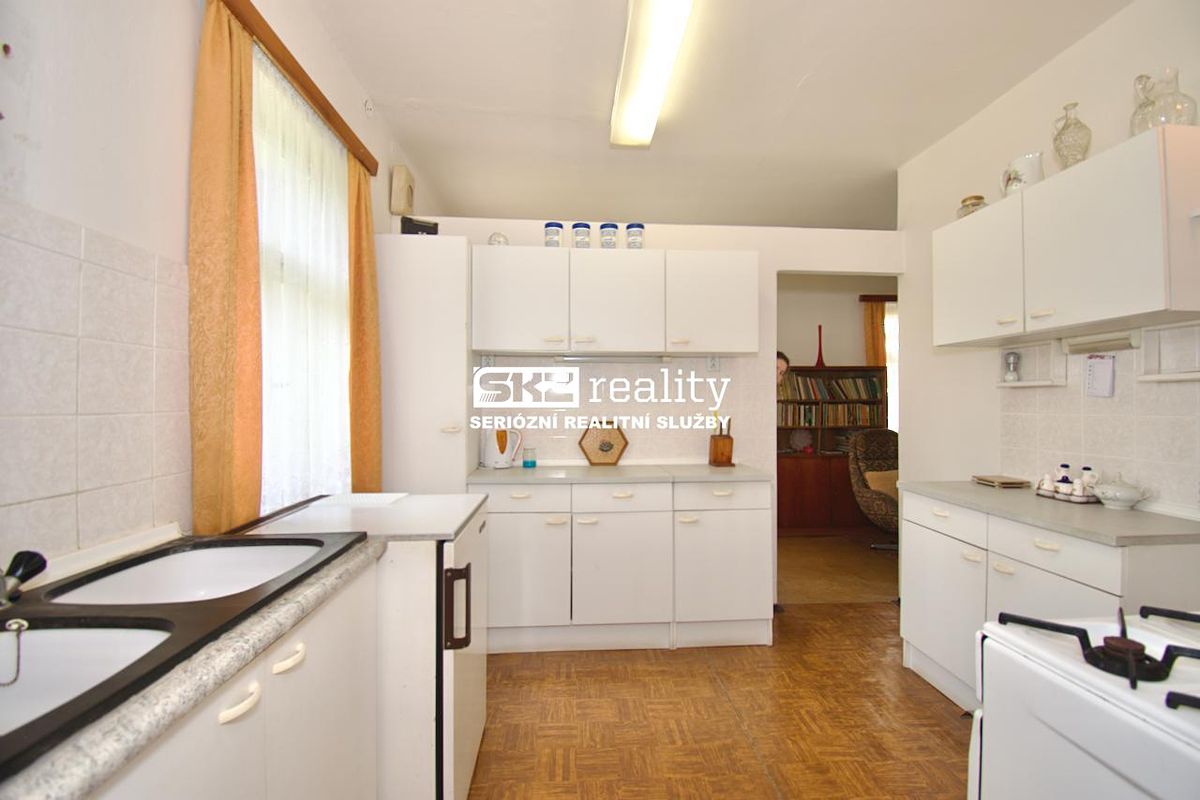 Prodej rodinného domu 160 m², pozemek 944 m² – fotografie 3