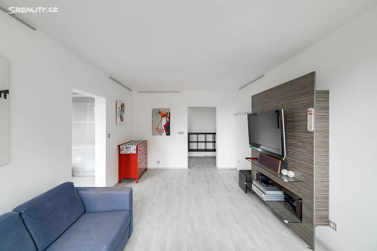 Pronájem bytu 3+1 70 m² - Więcej