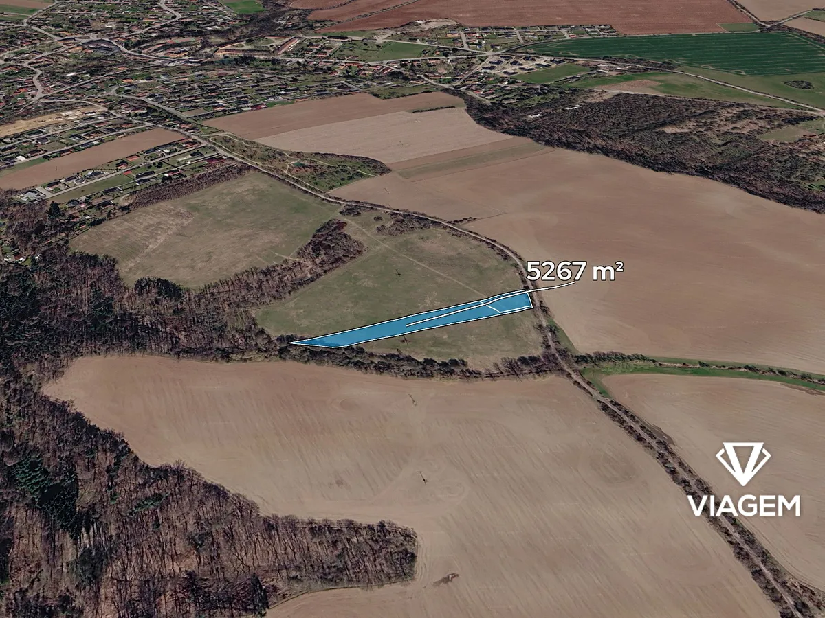 Prodej podílu 1/2 pole 2633 m²