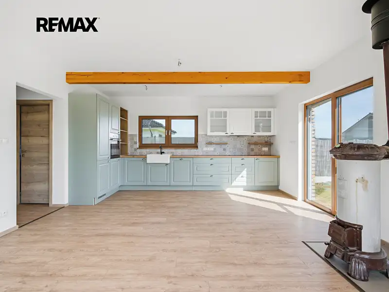 Prodej rodinného domu 85 m², pozemek 3925 m², Tišice – náhled fotky 2