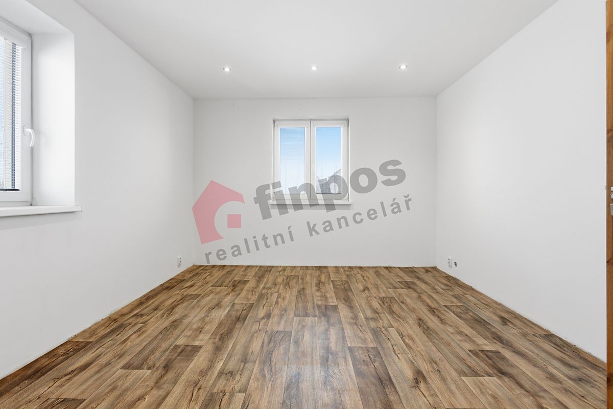Prodej rodinného domu 282 m², pozemek 409 m² – fotografie 5