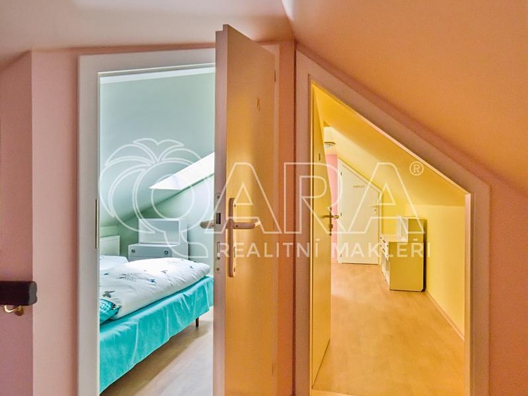Prodej komerčního prostoru, 832 m² (52 z 60)