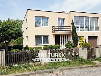 Prodej  rodinného domu 260 m², pozemek 915 m²