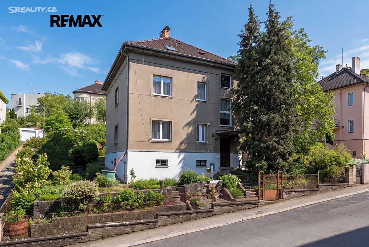 Prodej rodinného domu 304 m², pozemek 831 m², Praha