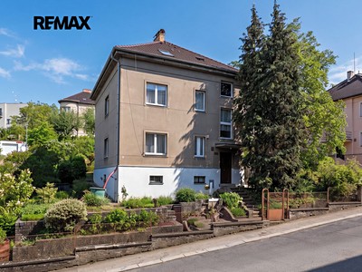 Prodej  rodinného domu 304 m², pozemek 831 m²