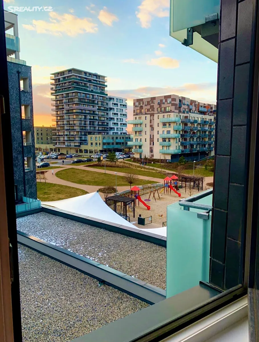 Pronájem bytu 2+kk 58 m² – pohled 4
