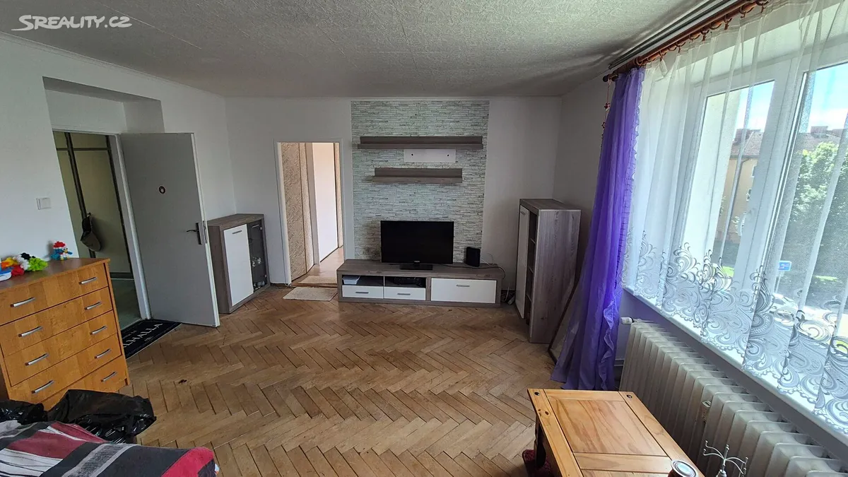 Prodej bytu 2+1 62 m², Ostrov