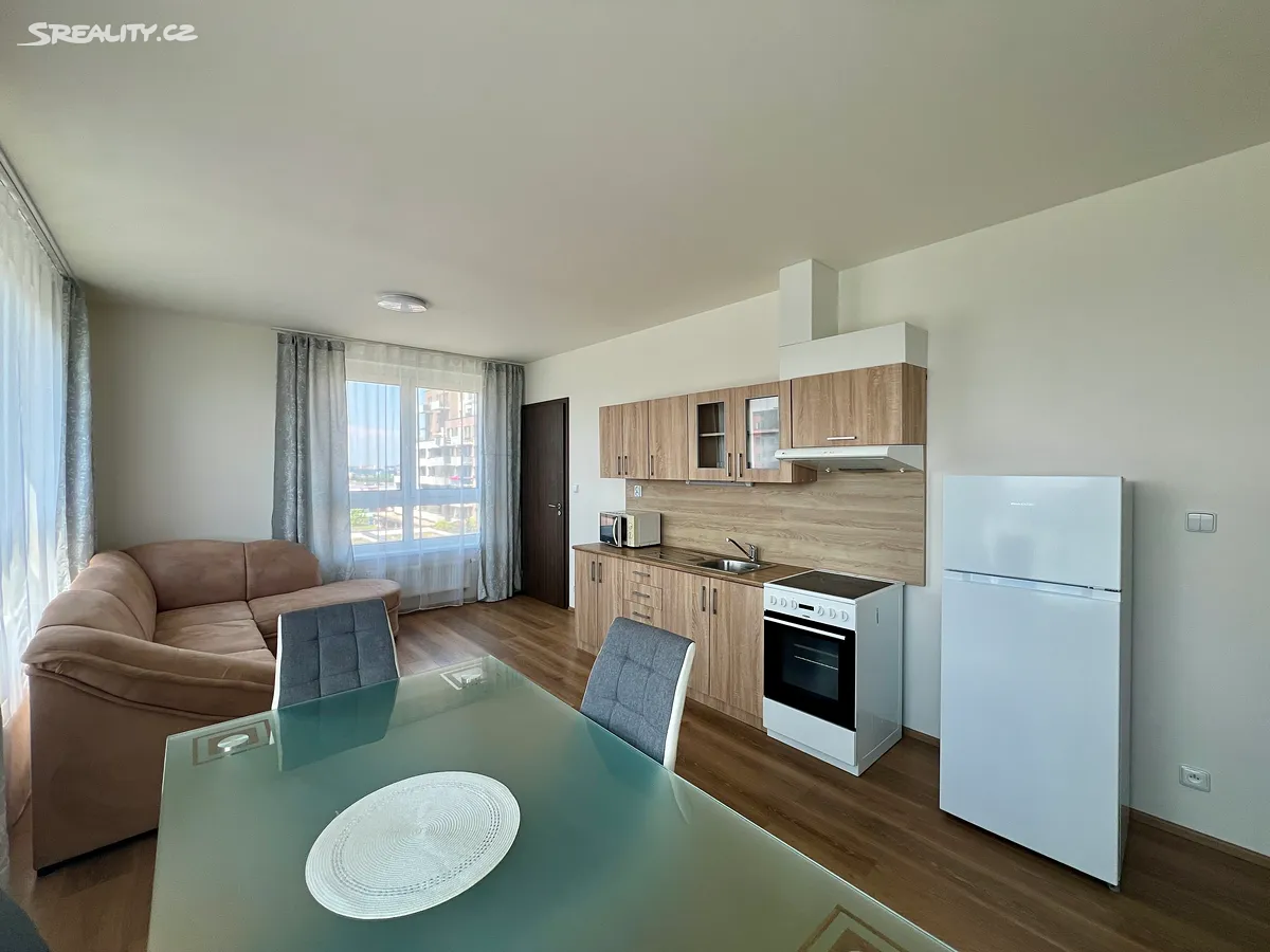 Pronájem bytu 2+kk 55 m² – pohled 4