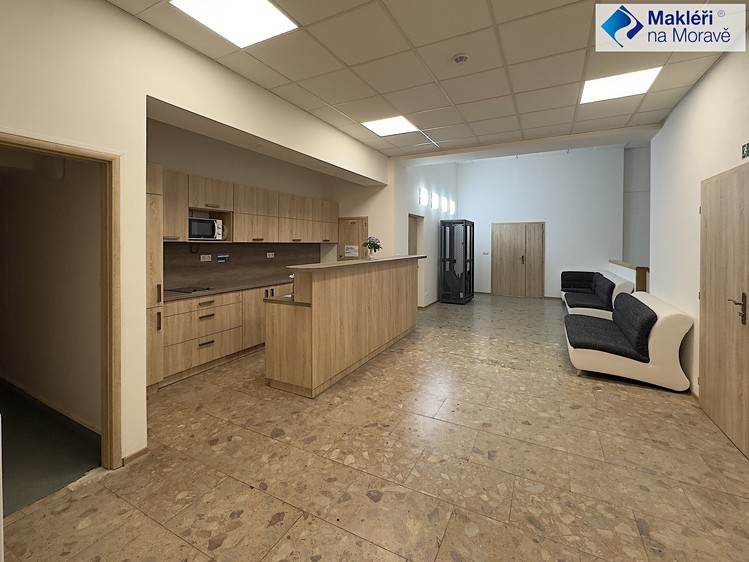 Prodej komerčního prostoru, 2 550 m² (16 z 50)