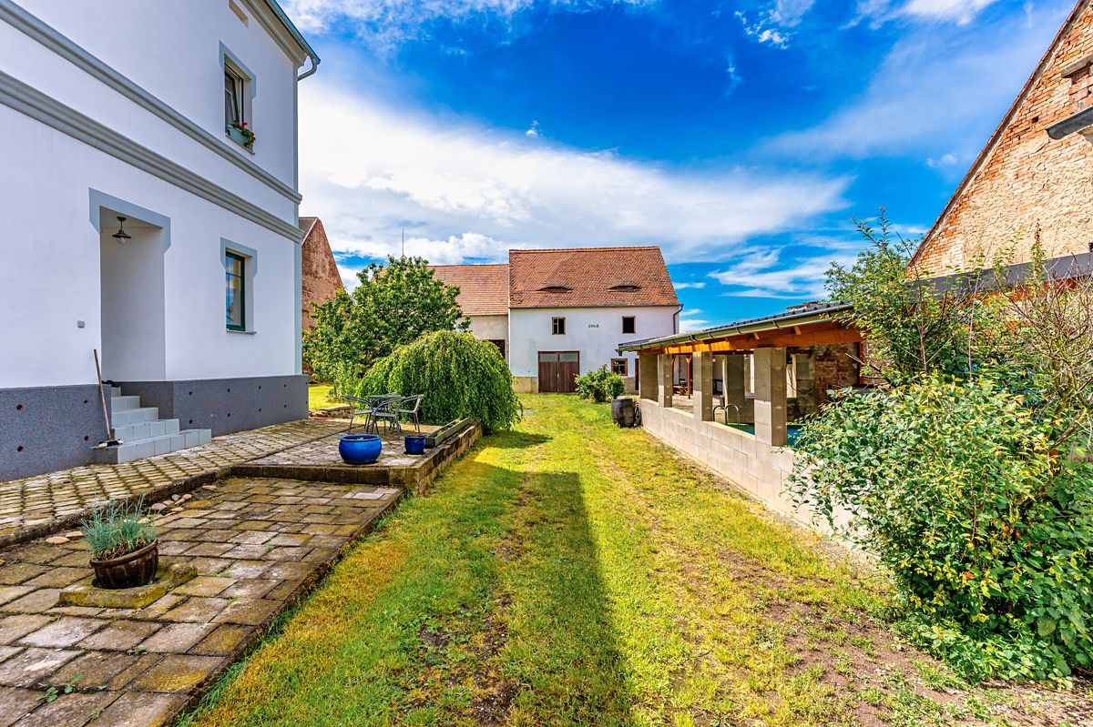 Prodej rodinného domu 497 m², pozemek 2572 m² – fotografie 5