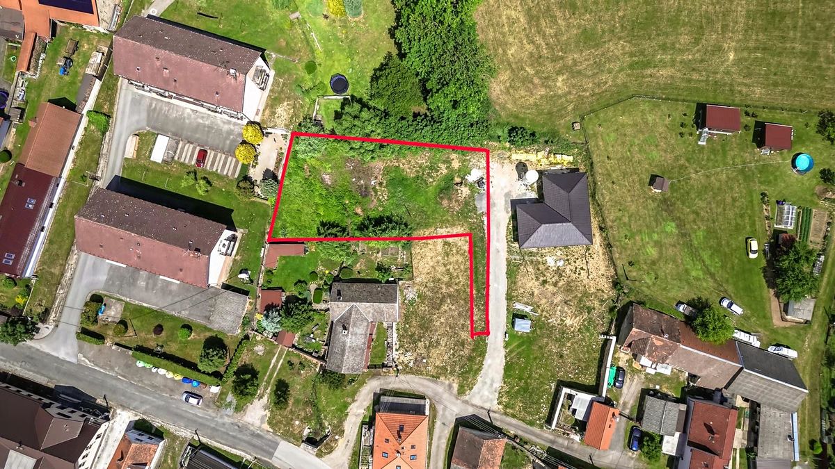 Prodej stavebního pozemku 956 m² – fotografie 2