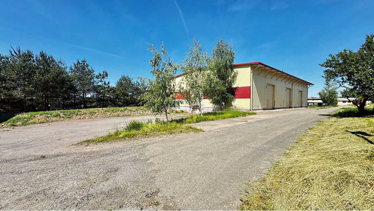 Prodej výrobní haly, prostoru 983 m²