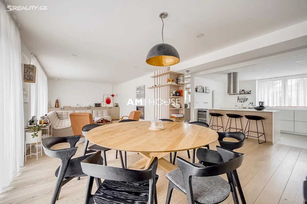 Pronájem rodinného domu 220 m², pozemek 270 m², Praha