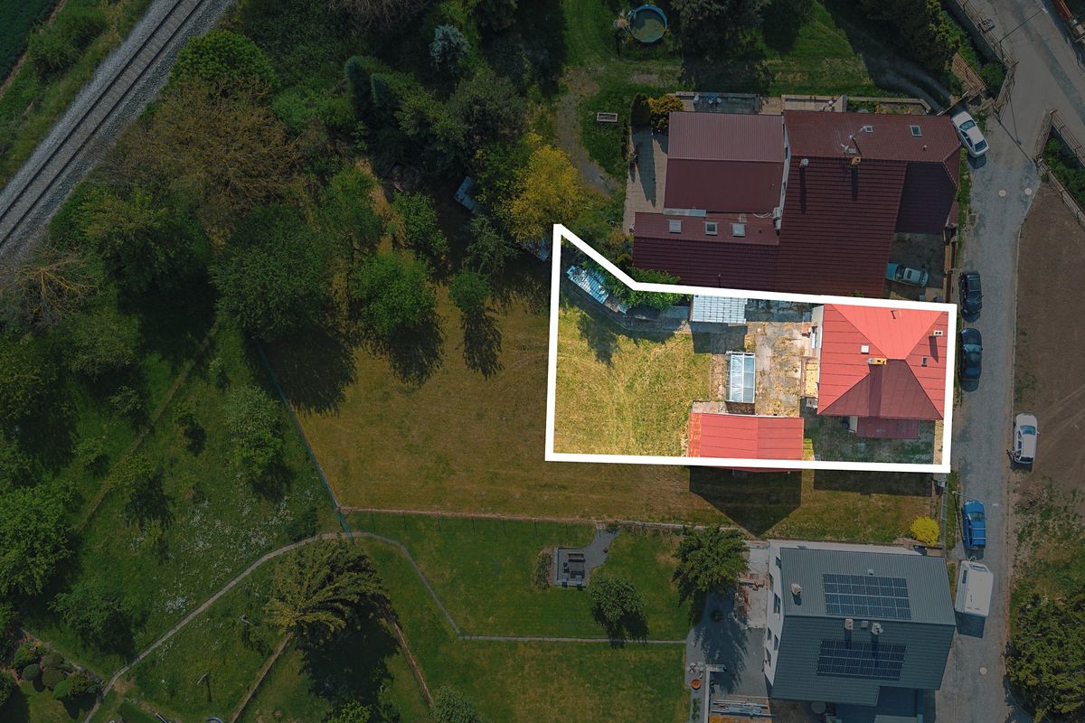 Prodej rodinného domu 160 m², pozemek 663 m² – fotografie 2