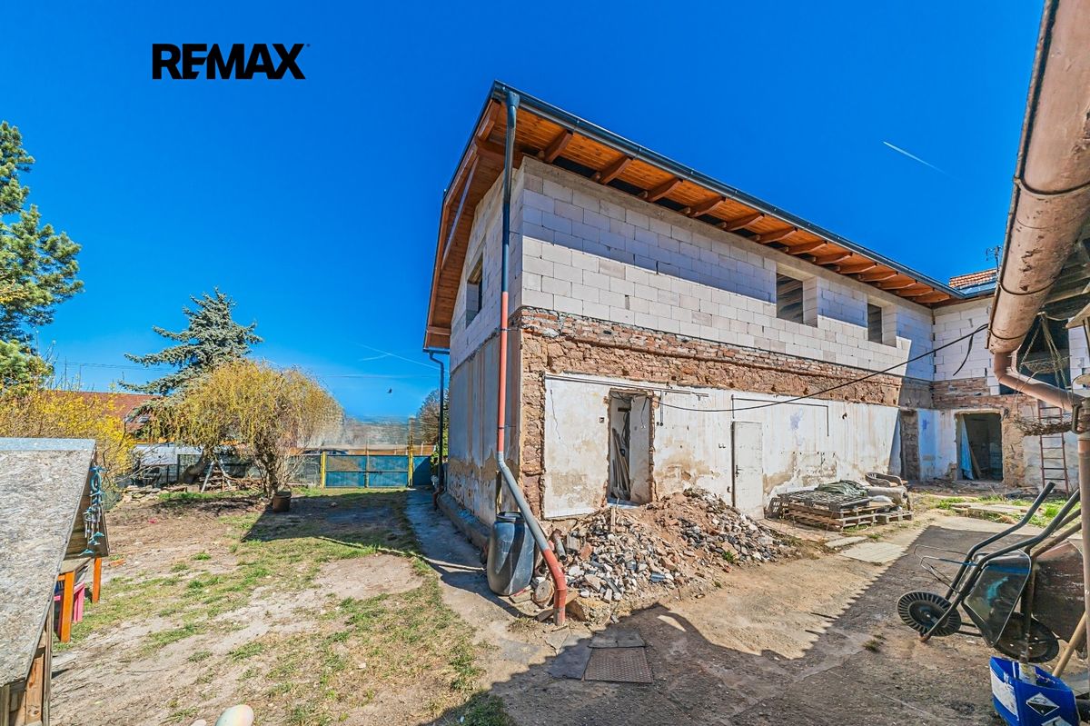 Prodej rodinného domu 215 m², pozemek 437 m² – fotografie 4