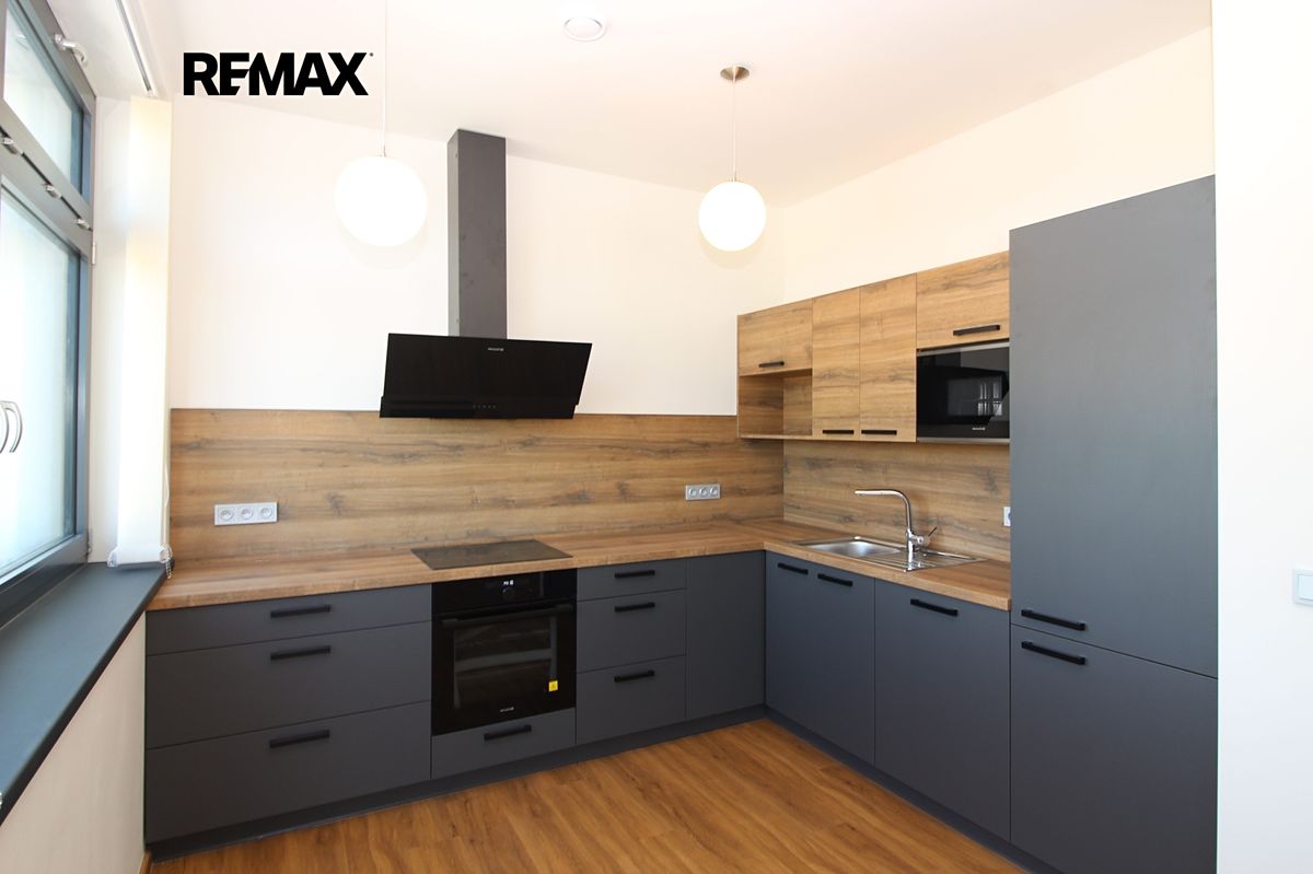 Pronájem bytu 3+kk 86 m² (Jednopodlažní)