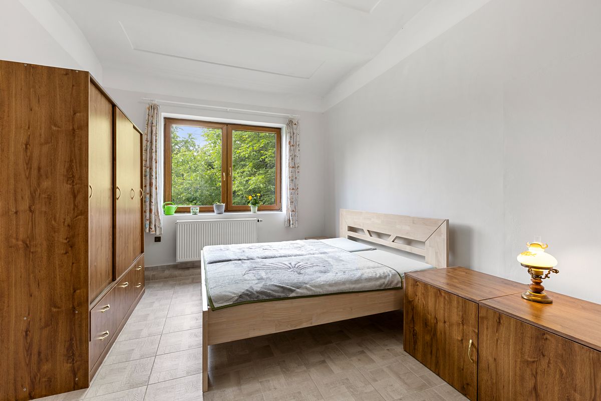 Prodej rodinného domu 143 m², pozemek 1619 m² – fotografie 3