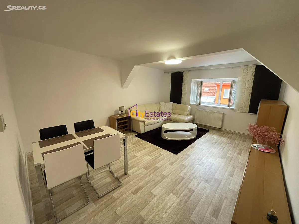 Pronájem bytu 2+1 57 m² – pohled 4