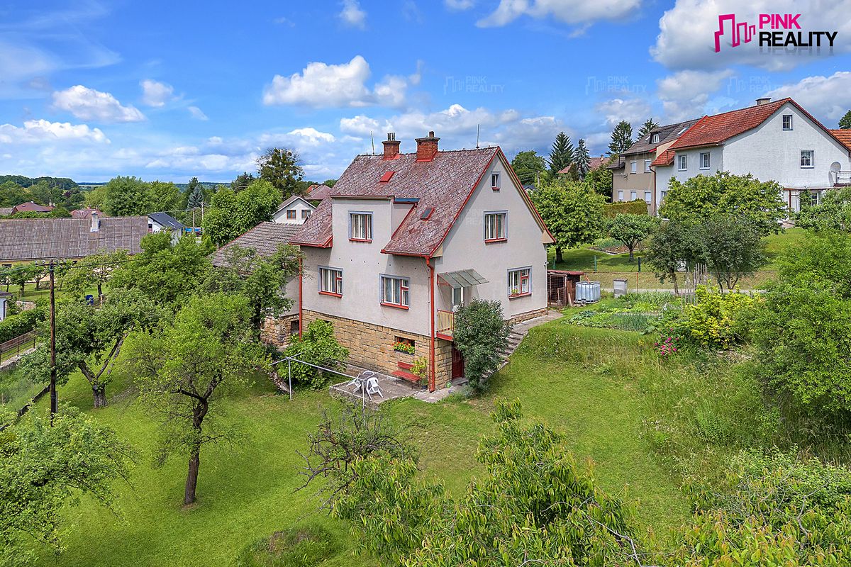 Prodej rodinného domu 179 m², pozemek 1613 m²