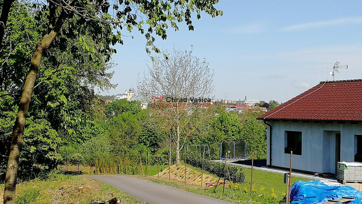 Prodej stavebního pozemku 753 m² – fotografie 2
