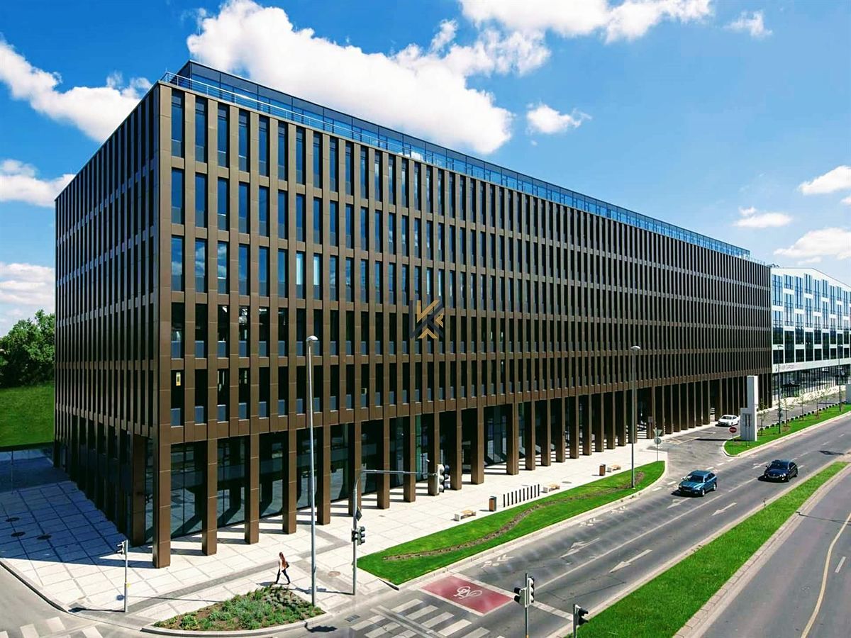 Pronájem kanceláře 342 m²