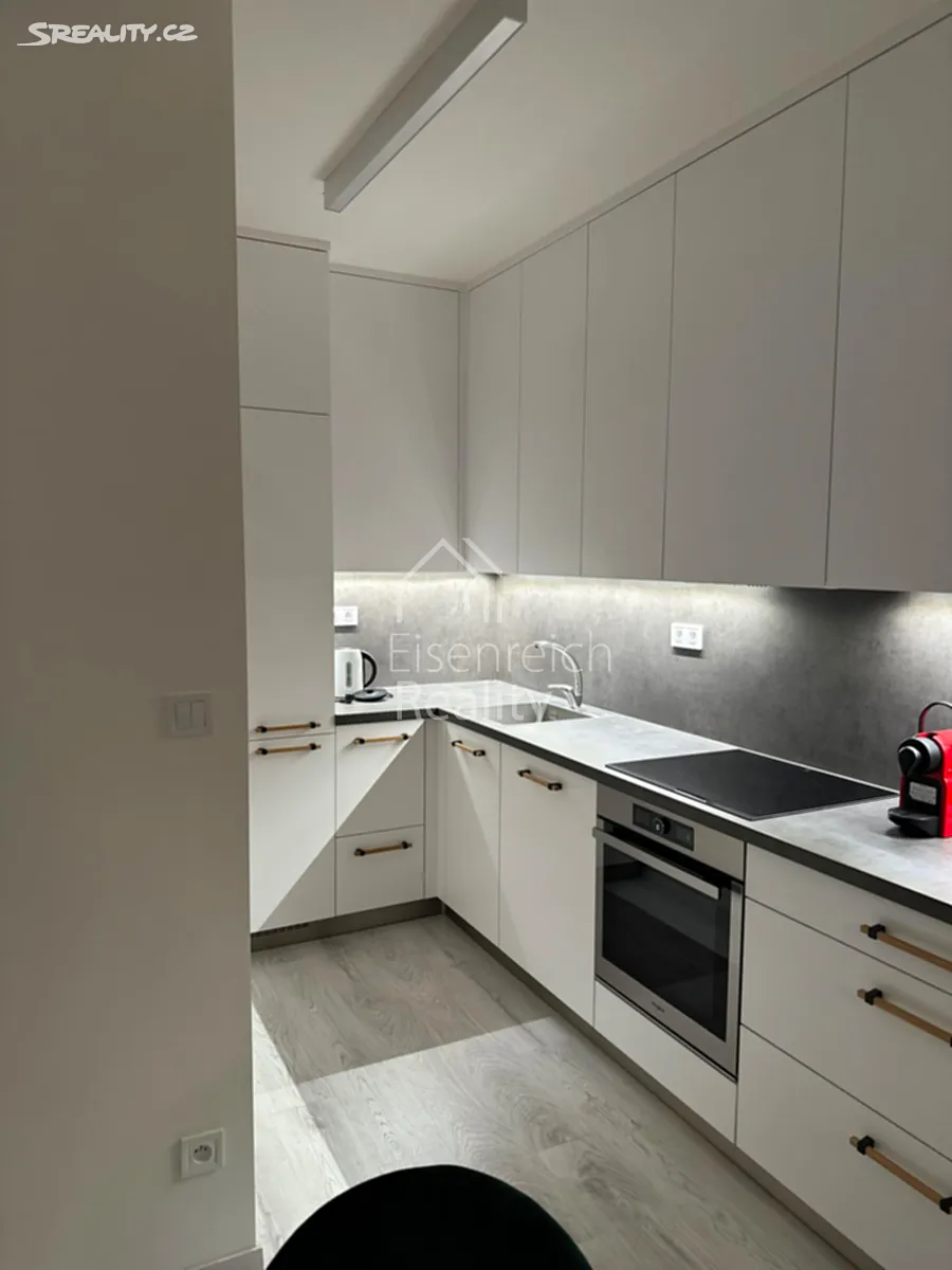 Pronájem bytu 2+kk 64 m², Kubelíkova