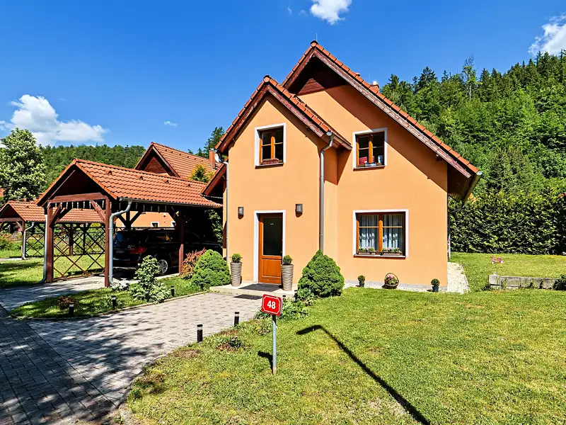 Prodej rodinného domu 149 m², pozemek 440 m², Karlovy Vary – náhled fotky 1