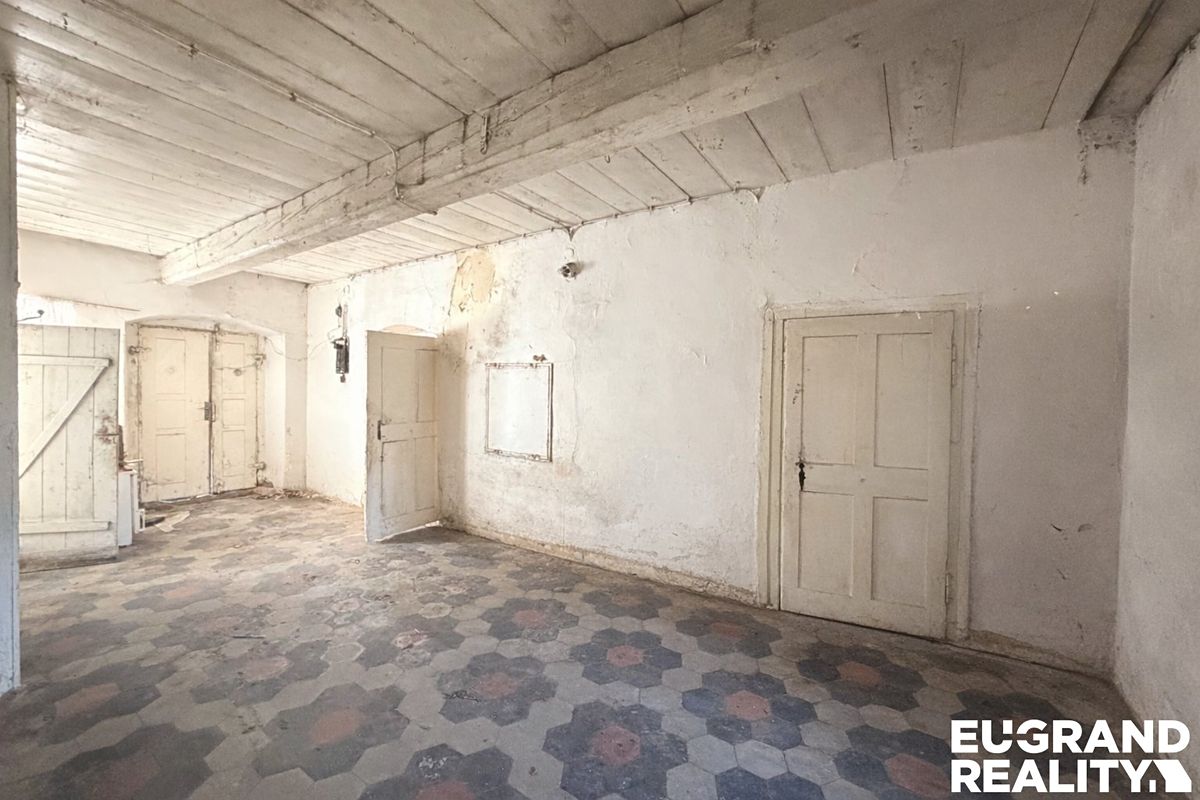 Prodej rodinného domu 198 m², pozemek 923 m² – fotografie 5