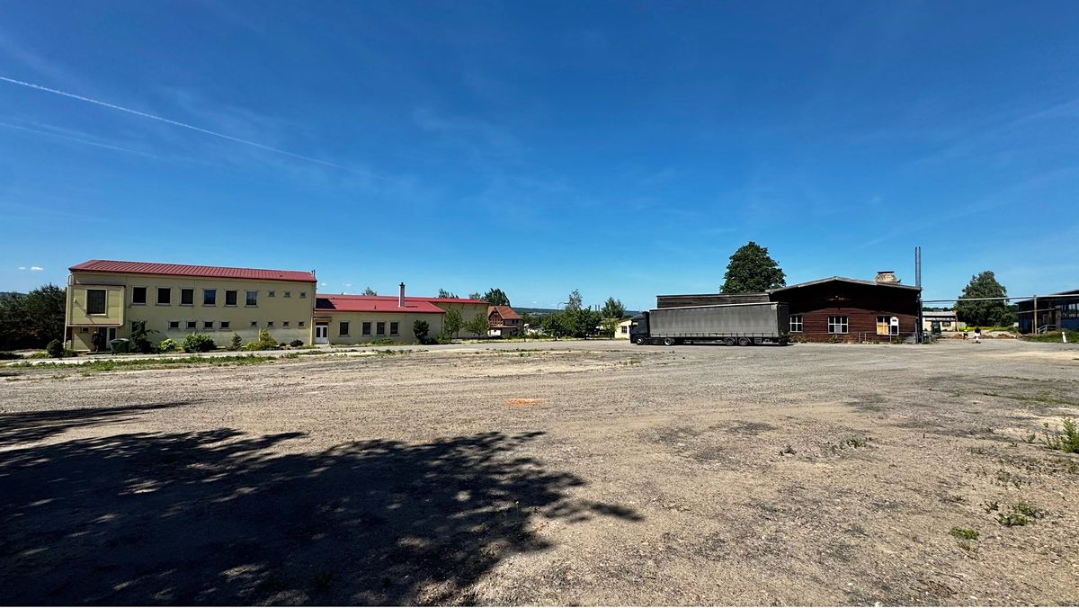 Prodej komerčního pozemku 15000 m² – fotografie 4